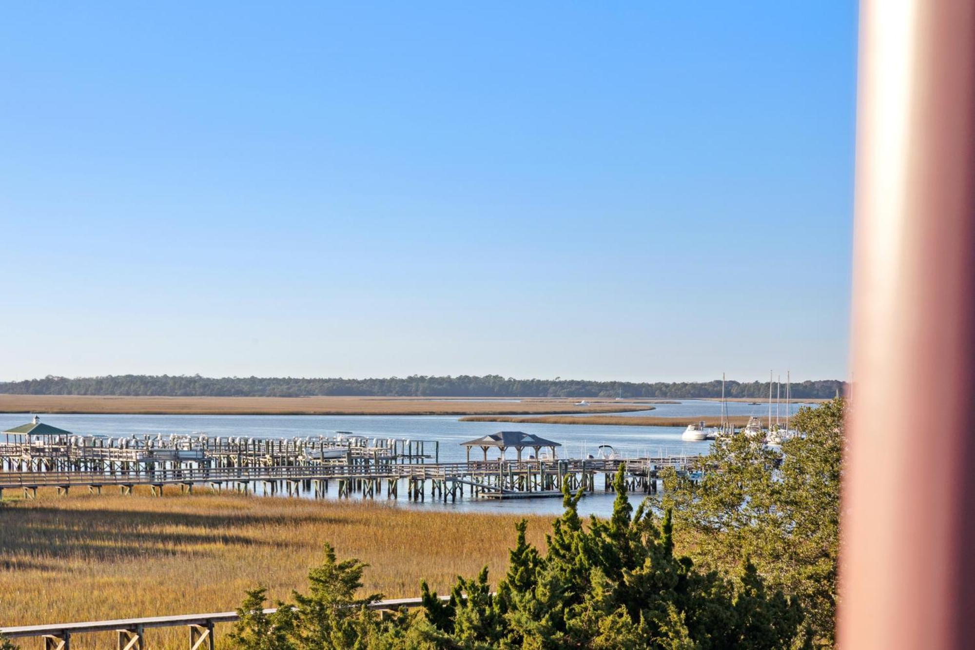 Hotel Folly With Marsh And Sunset Views 폴리 비치 외부 사진