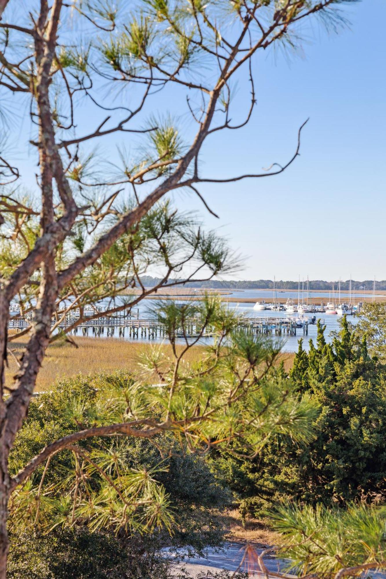 Hotel Folly With Marsh And Sunset Views 폴리 비치 외부 사진