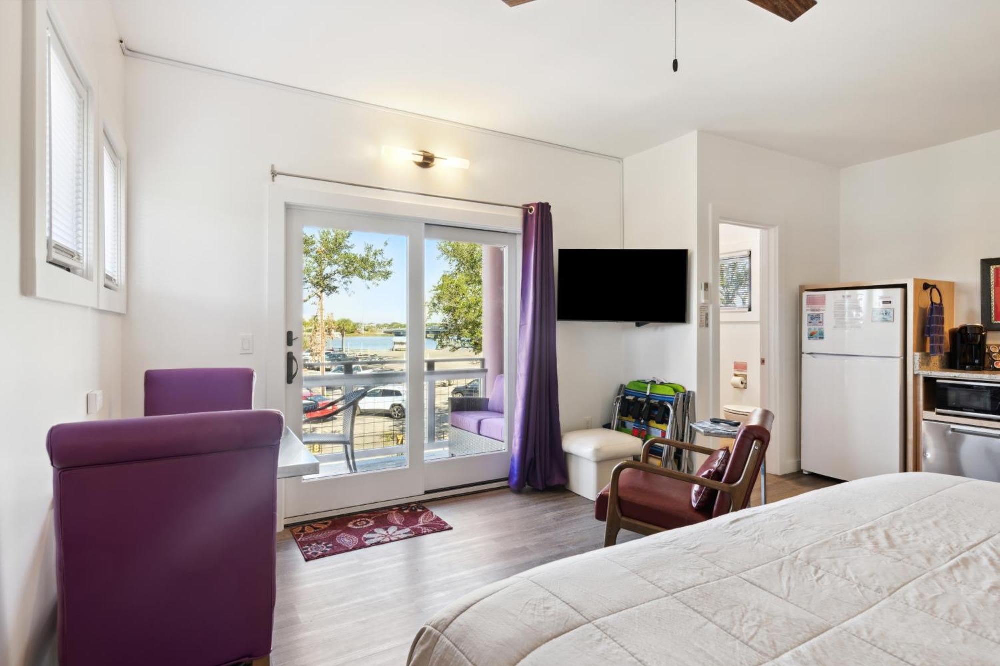 Hotel Folly With Marsh And Sunset Views 폴리 비치 외부 사진